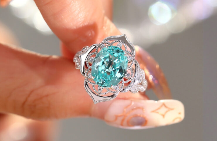 Paraiba tourmaline glow