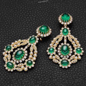 Exquisite luxurious emerald earrings