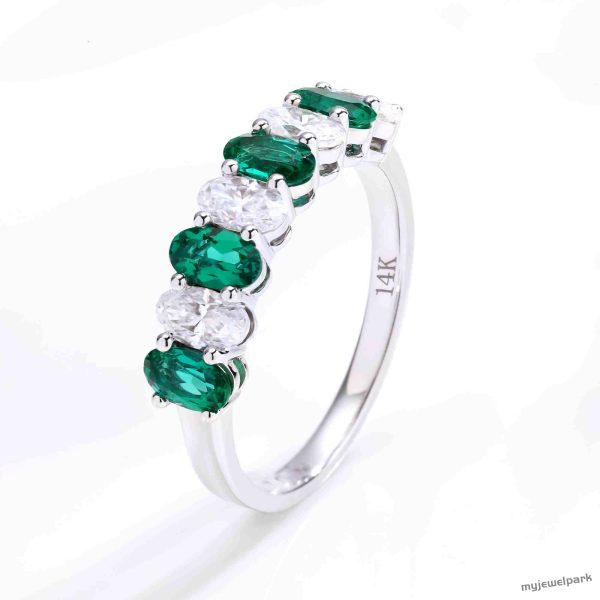 emeralds engagement rings