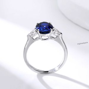 Oval elegant sapphire ring exquisite