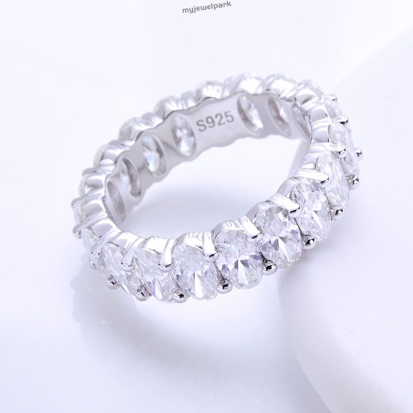 Oval Classic Delicate Ring