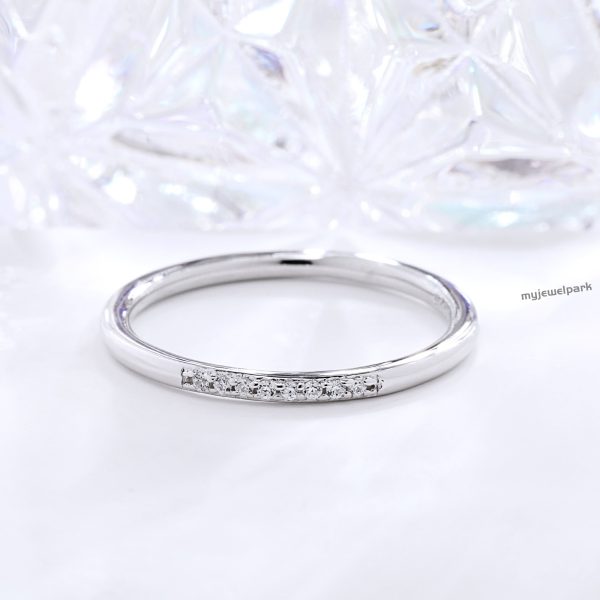 Simple Moissanite Ring