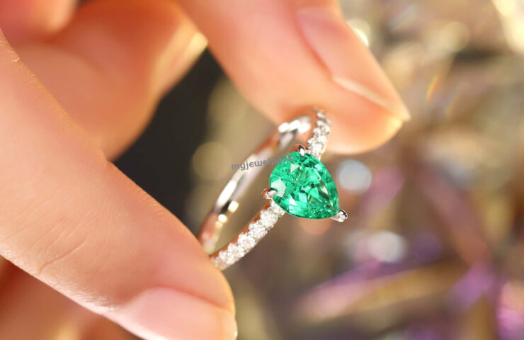 lab grown emerald ring