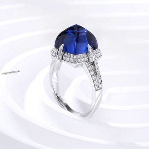 Unique and exquisite pagoda shaped sapphire ring