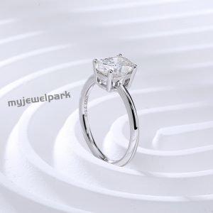 Classic Oval Moissanite Engagement Ring