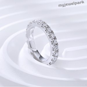 Simple Luxury Moissanite Anniversary Ring