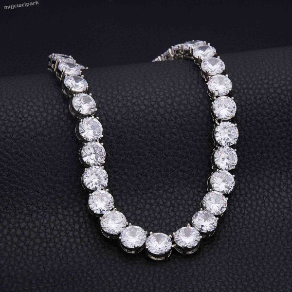 round moissanite necklace