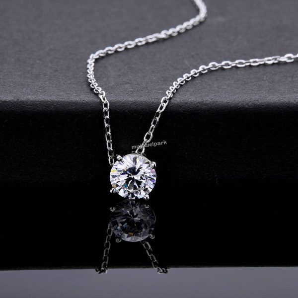 Moissanite Four-claw Necklace