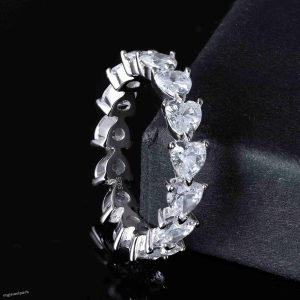 Moissanite heart love ring