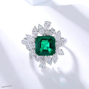 Petal elegant lab emerald ring exquisite