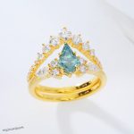 18K Gold Green Moissanite Wedding Ring