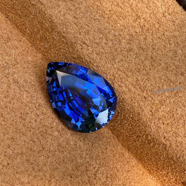 Lab-Grown Sapphires vs. Simulated Sapphires