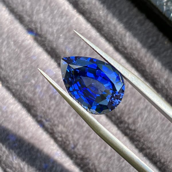 lab created sapphires first made