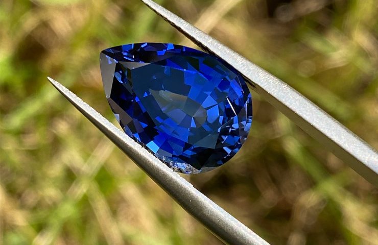 Spot Fake Lab Sapphires