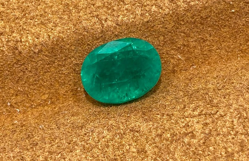 Lab-Grown Emeralds vs. Simulated Emeralds