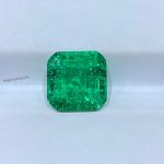 What are the psychological effects of emerald green