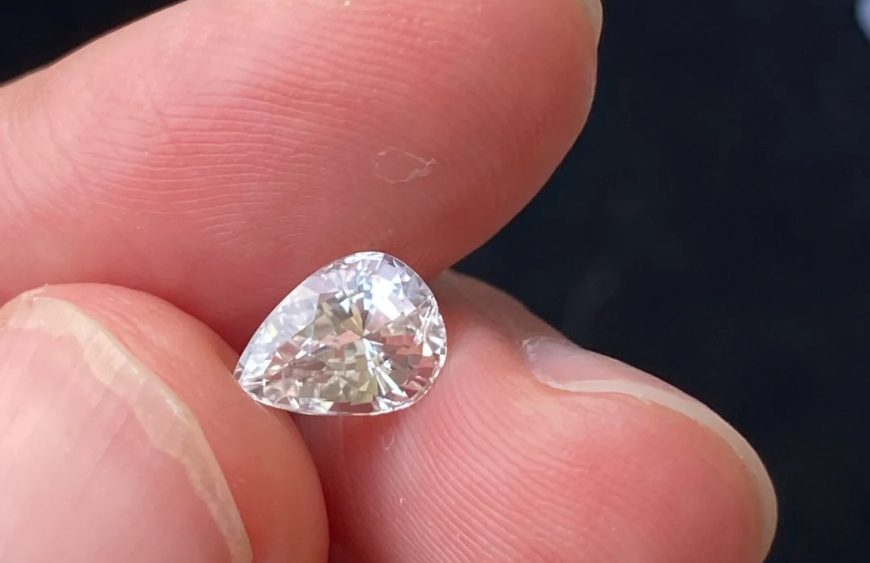Which is better cubic zirconia or white sapphire