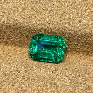 Lab Grown Colombian Vivid Green Emerald 1.6ct 6x8mm
