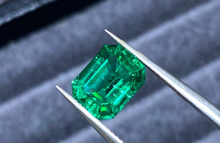 Which Lab-Grown Emerald Method Wins