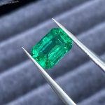 Vivid Green Emerald