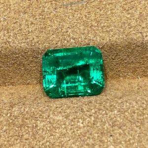 祖母绿切3.8克拉-1