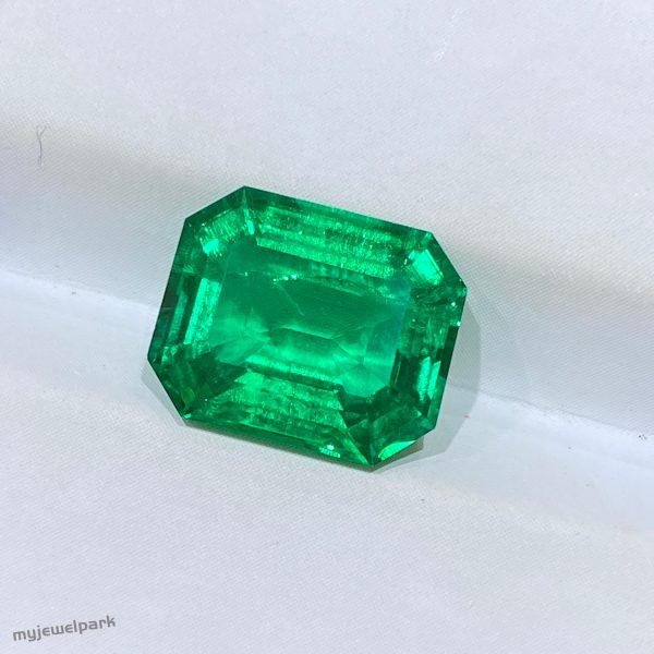 What energy does emerald