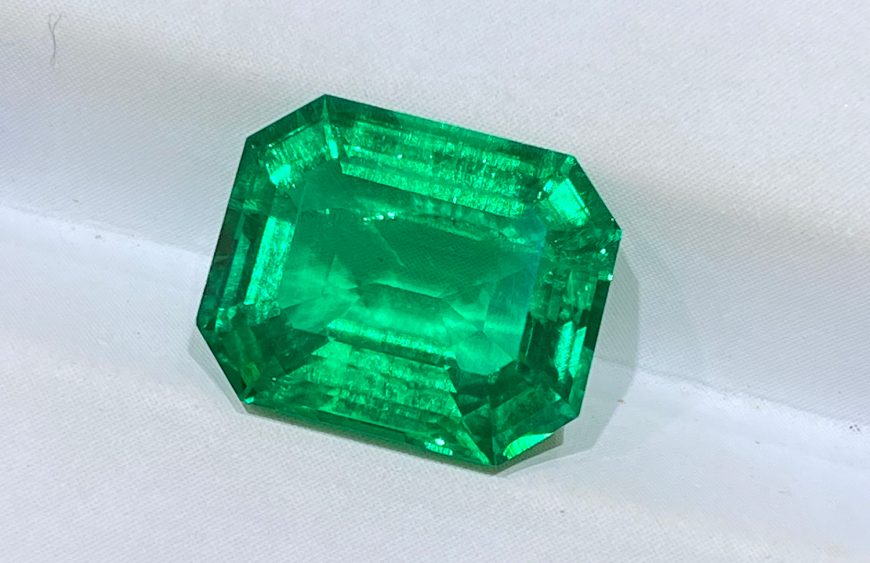 What energy does emerald