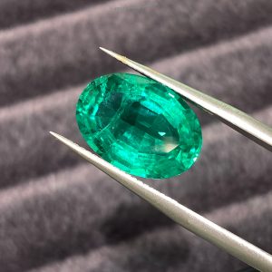 Oval Lab Grown Colombian Emerald Inclusions 4.8ct