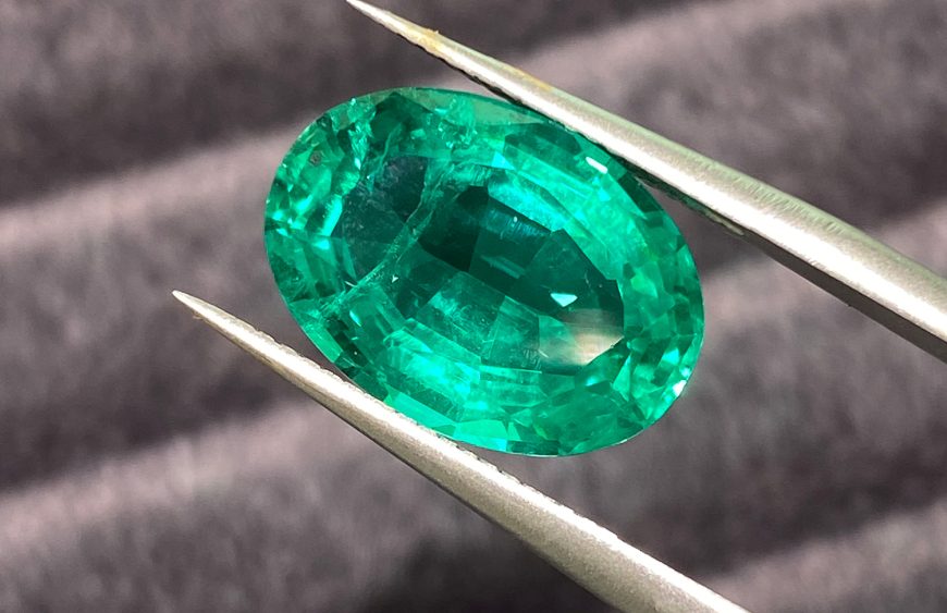 How can you tell if an emerald is high quality