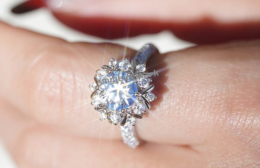 Moissanite vs. Cubic Zirconia