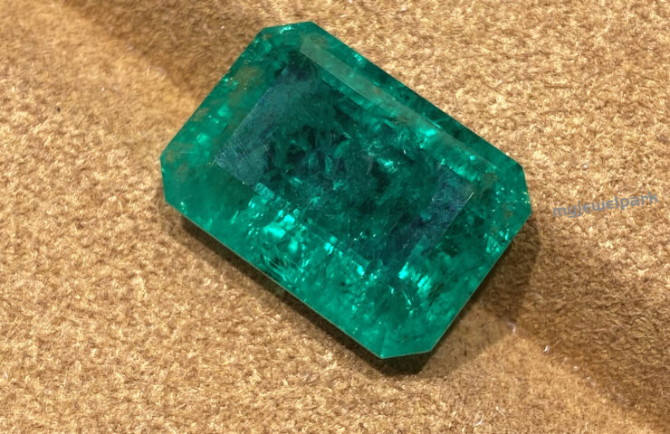 lab grown emeralds inclusions