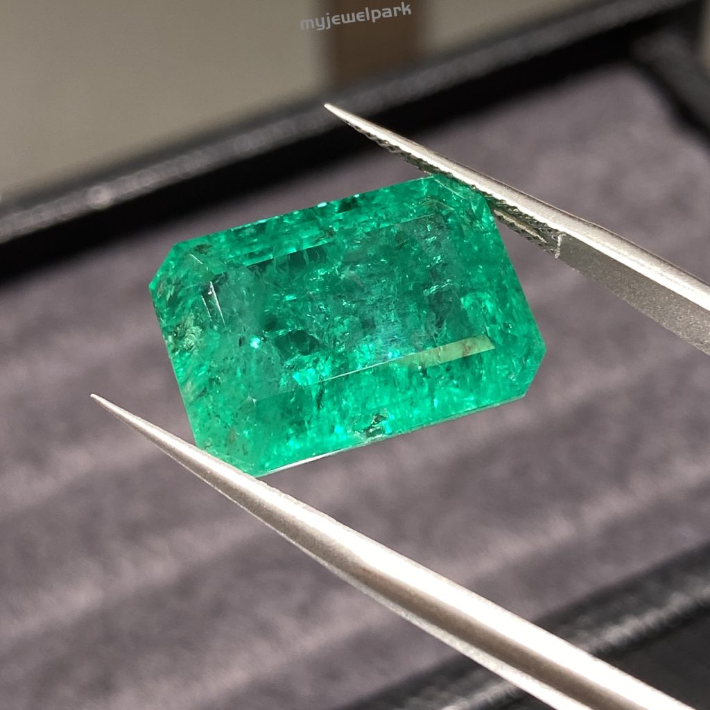 What does emerald symbolize