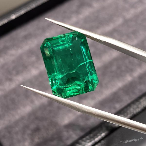 Verdant Green Emerald