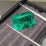 emerald protect against negative energy