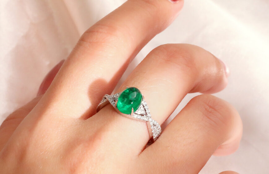 can anyone wear emerald ring
