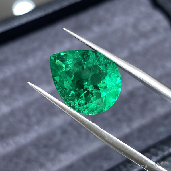 ViVid Green Emerald