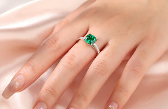 lab grown emerald rings