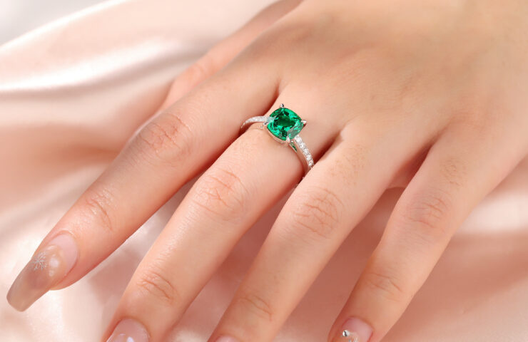 lab grown emerald rings