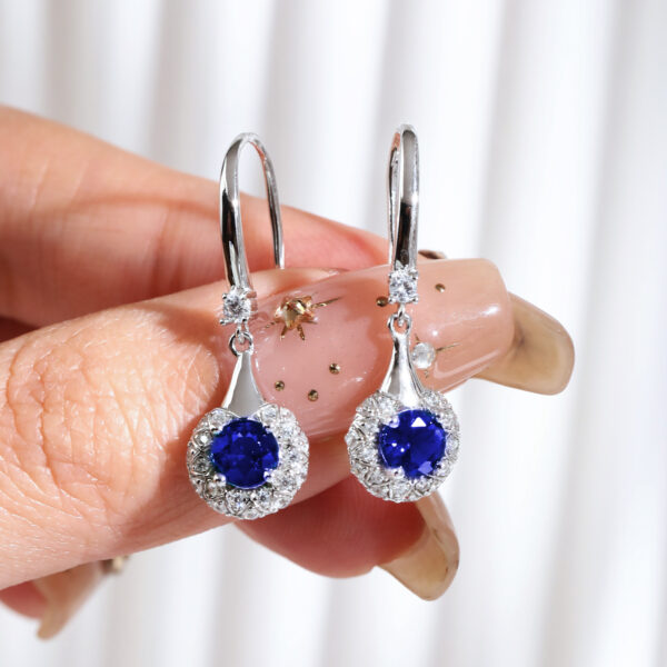 sapphire stud earrings