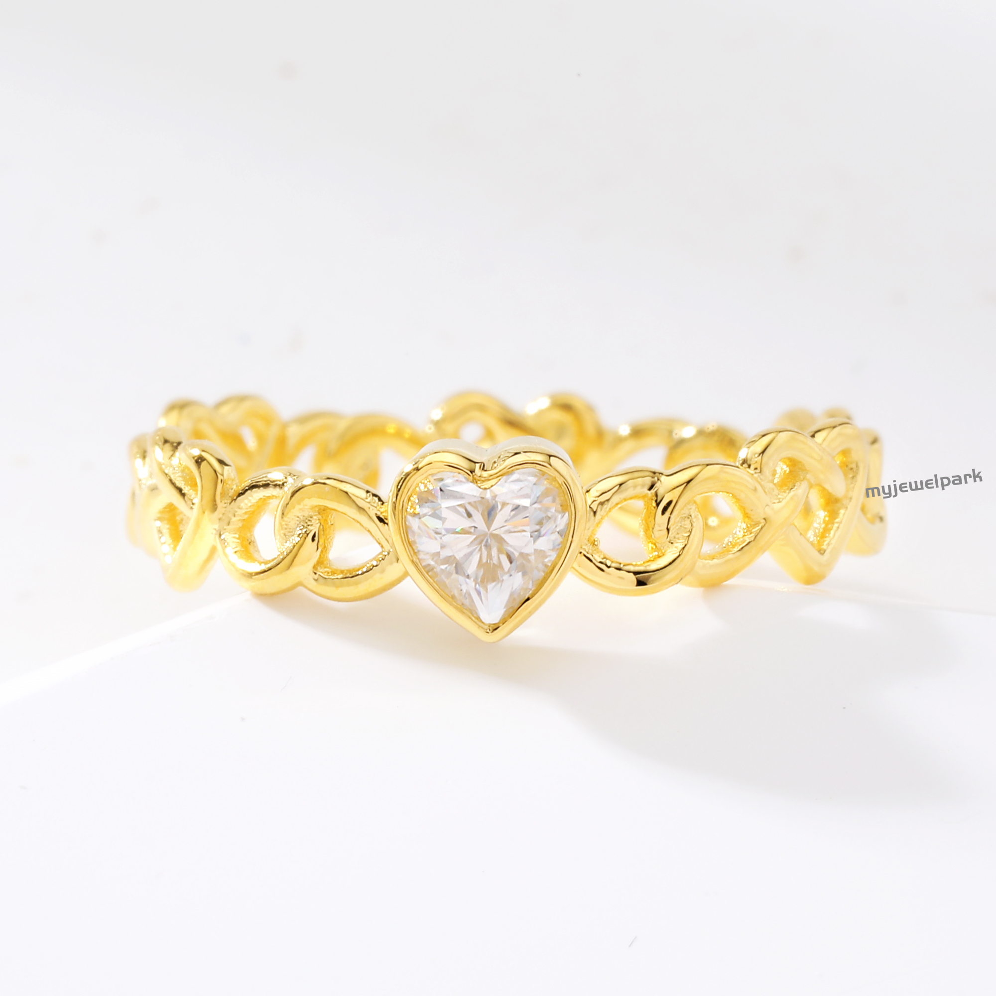14K Gold Heart Simple Moissanite Ring